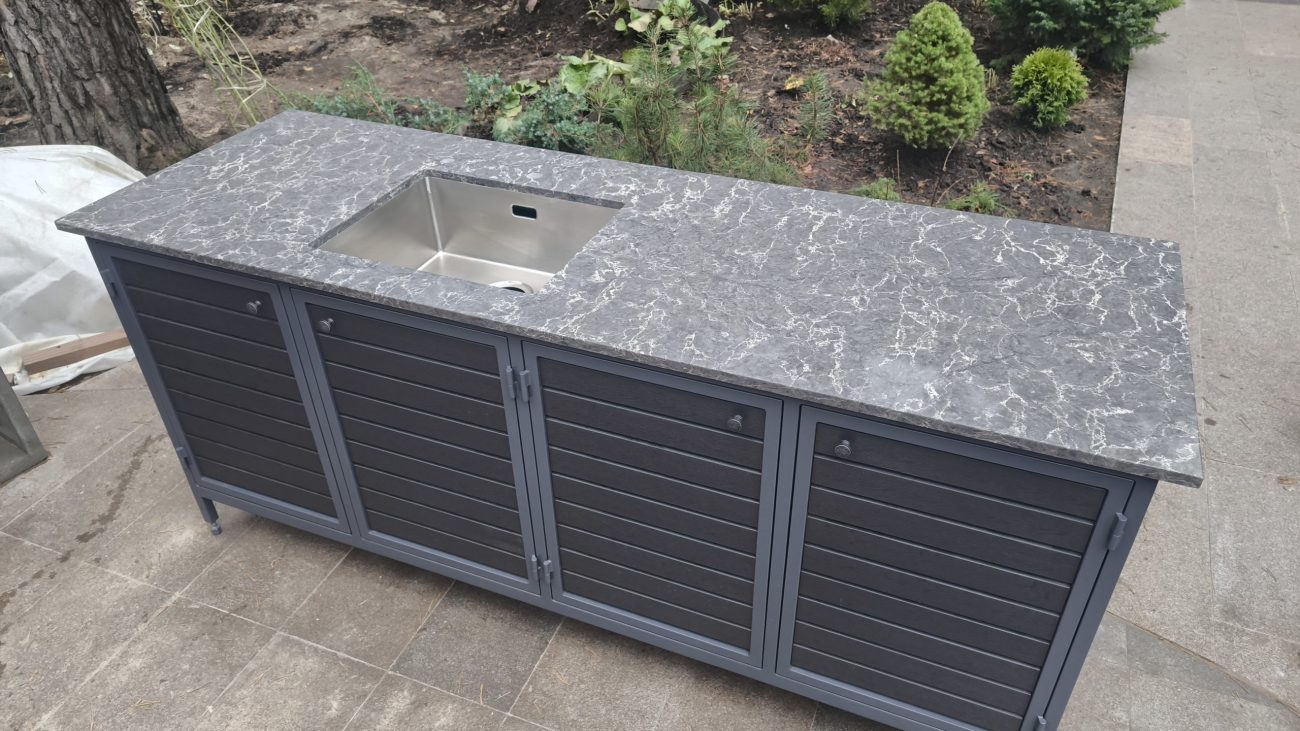 Столешница на улицу для мангальной зоны Caesarstone 6003 Coastal Grey